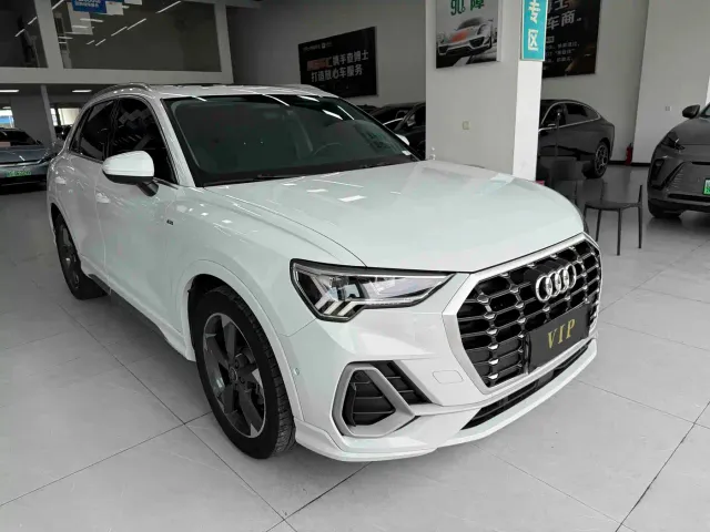 Audi Q3 — Фото автомобиля 3
