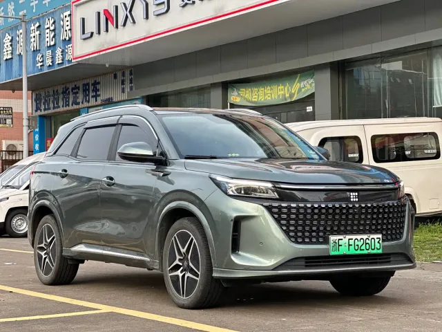 Landian E5 — Фото автомобиля 3