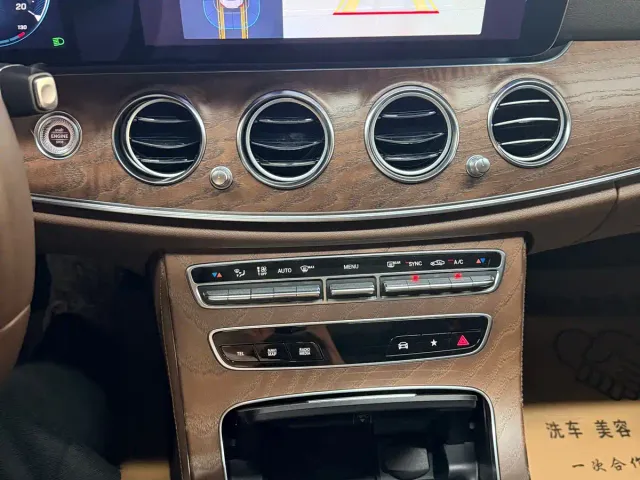 Mercedes-Benz E-Class — Фото автомобиля 11