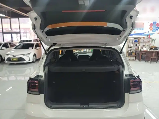 Volkswagen T-Cross — Фото автомобиля 18