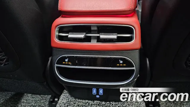 Genesis GV70 2.5T Бензин 2WD — Фото автомобиля 18