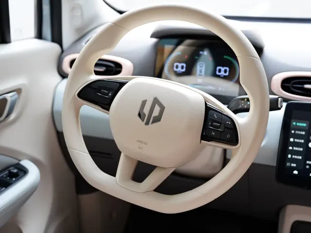 Leapmotor T03 — Фото автомобиля 19
