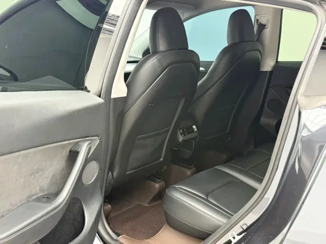 Tesla Model Y — Фото автомобиля 6