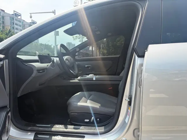 Changan Qiyuan A06 — Фото автомобиля 4