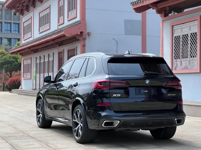 BMW X5 — Фото автомобиля 4