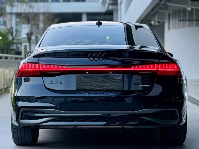 Audi A7L — Фото автомобиля 5