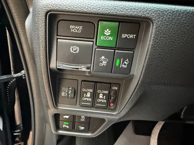 Honda Odyssey — Фото автомобиля 18