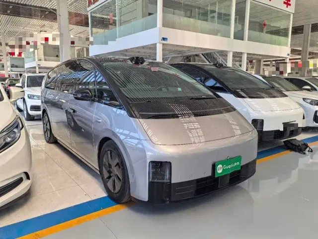 Li Auto MEGA — Фото автомобиля 3