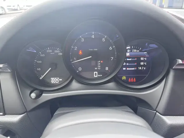 Porsche Macan — Фото автомобиля 12