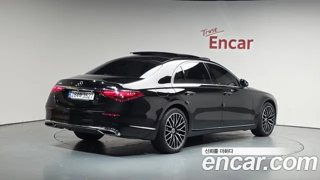 Mercedes-Benz S-Class — Фото автомобиля 2