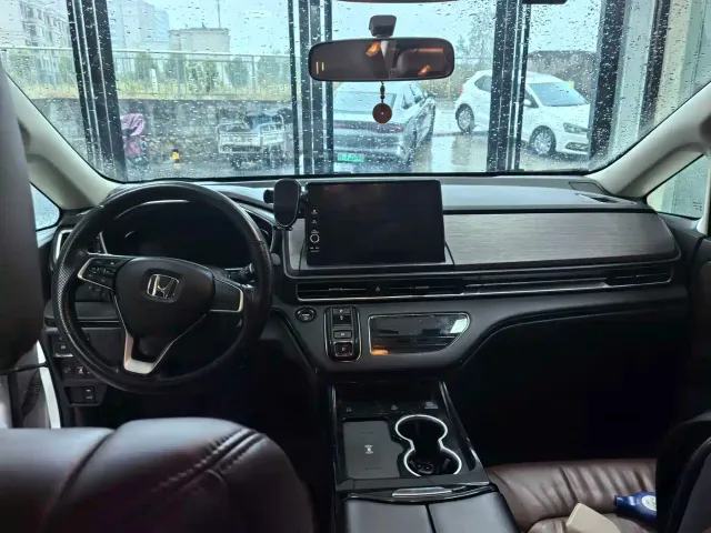 Honda Odyssey — Фото автомобиля 9