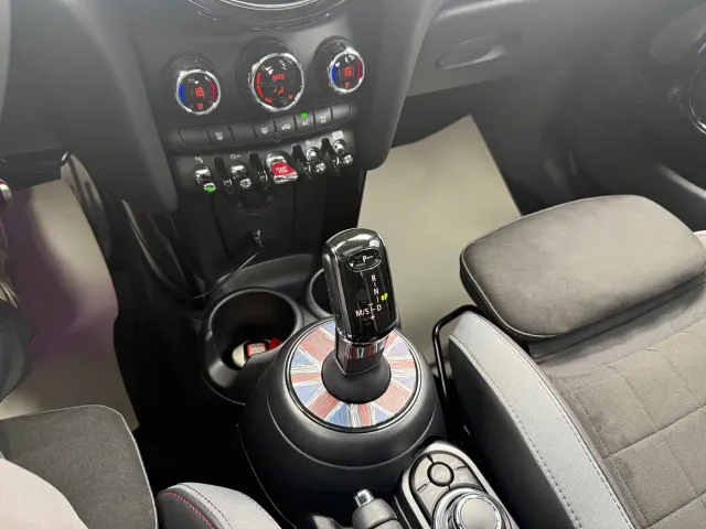 MINI Hatch — Фото автомобиля 18