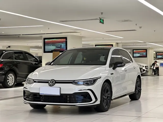 Фотография автомобиля — Volkswagen Golf