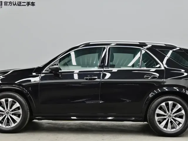 Mercedes-Benz GLE-Class — Фото автомобиля 24