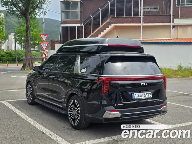 Kia Carnival Generation 4 — Фото автомобиля 2