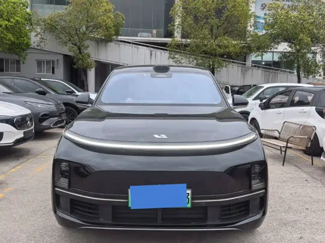 Li Auto L9 — Фото автомобиля 2