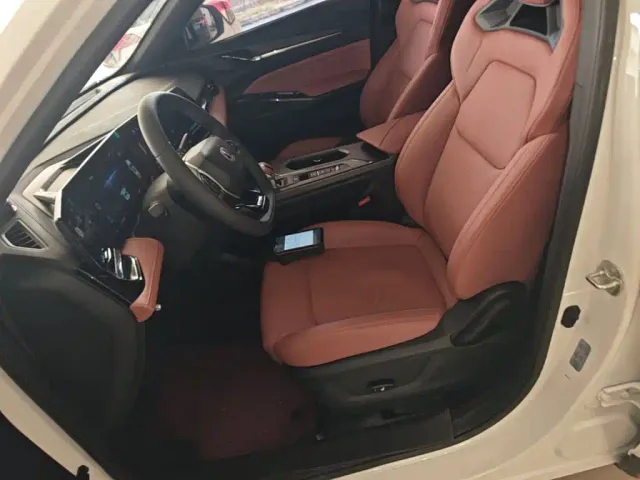 Changan X5 Plus — Фото автомобиля 14