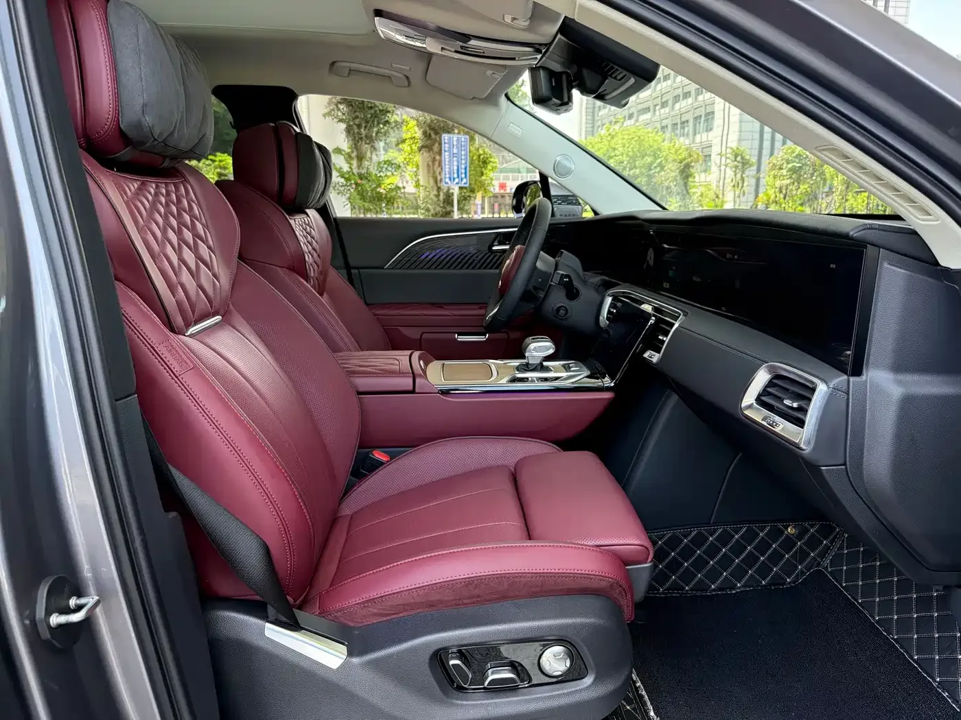 Hongqi Hongqi E-HS9 2022 660km Qi Chang Edition (6-seater) — Фото автомобиля 12