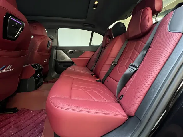 BMW 5 Series — Фото автомобиля 12