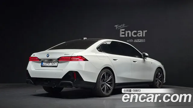 BMW 5-Series 5 серия (G60) 530i xDrive M Sport — Фото автомобиля 2