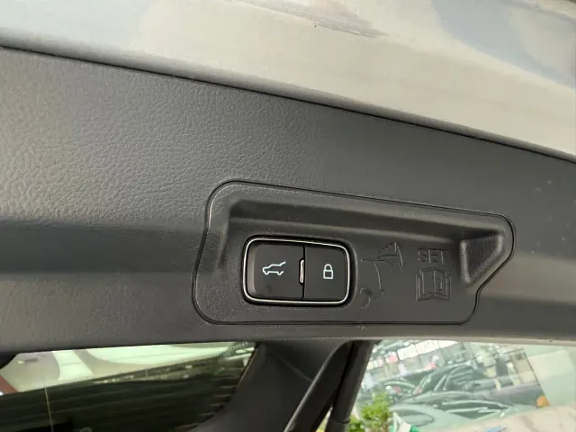 Ford Explorer — Фото автомобиля 21