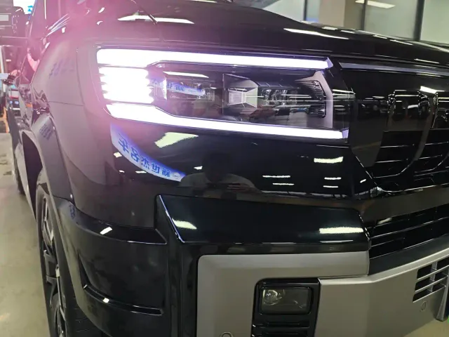 Fang Cheng Bao Leopard 8 2025 Zhiyong Flagship 7-Seater — Фото автомобиля 16