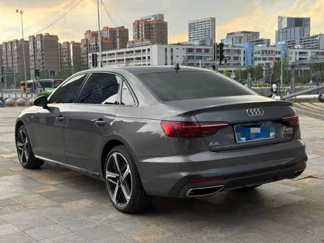 Audi A4L — Фото автомобиля 12