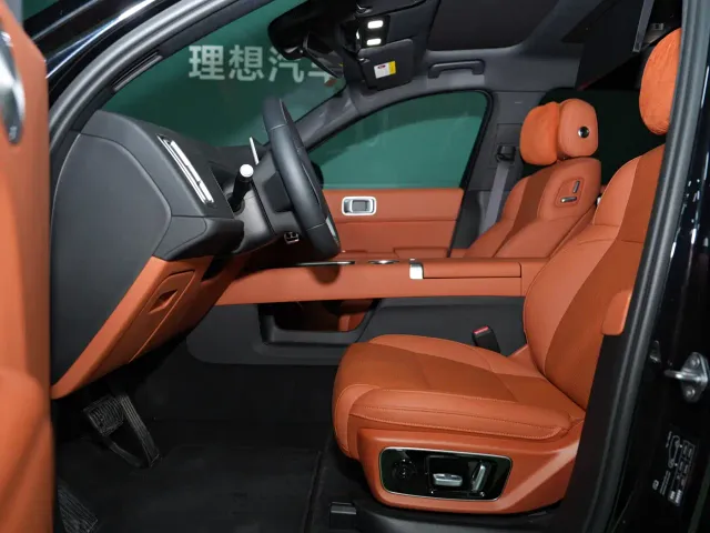 Li Auto L7 — Фото автомобиля 10