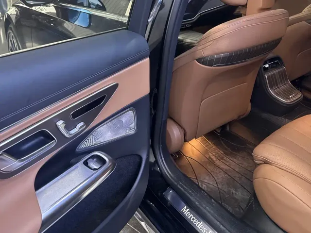 Mercedes-Benz E-Class — Фото автомобиля 9