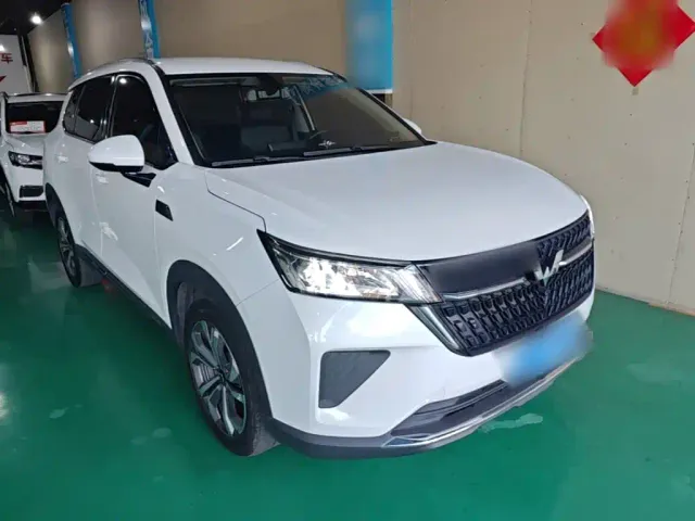 Wuling Asta — Фото автомобиля 3