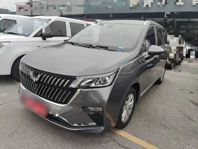 Фотография автомобиля — Wuling Jiachen