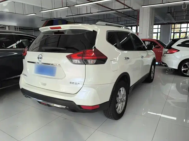 Nissan X-Trail — Фото автомобиля 6