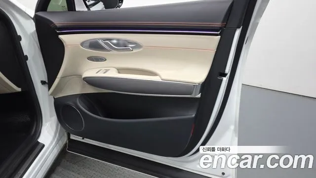 Genesis GV70 — Фото автомобиля 13