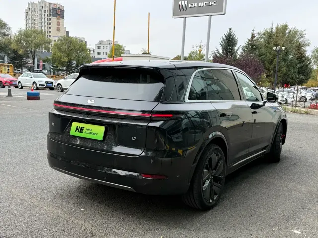 Li Auto L7 — Фото автомобиля 9