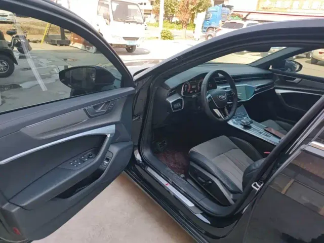 Audi A6L — Фото автомобиля 15