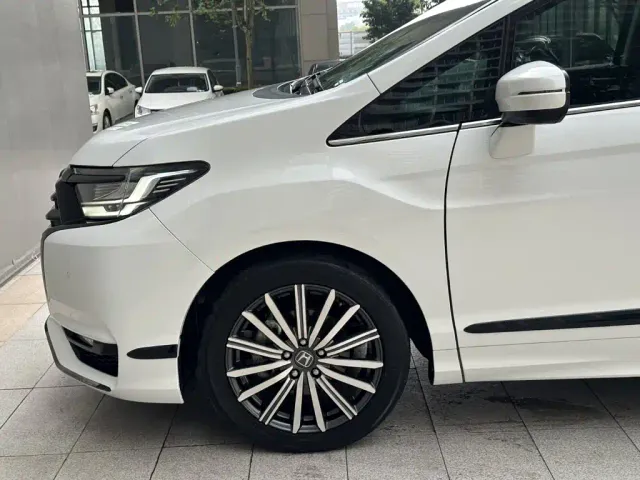 Honda Elysion 2022 2.0L e:HEV Supreme Edition — Фото автомобиля 5
