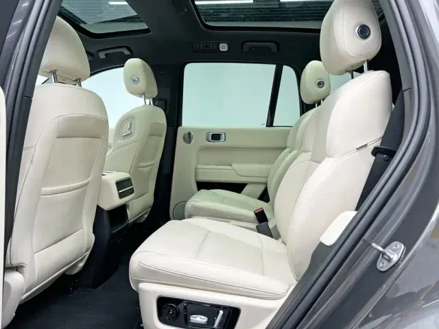 Li Auto L8 — Фото автомобиля 18