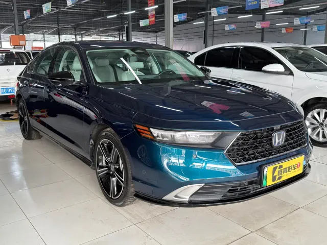Honda Accord — Фото автомобиля 3