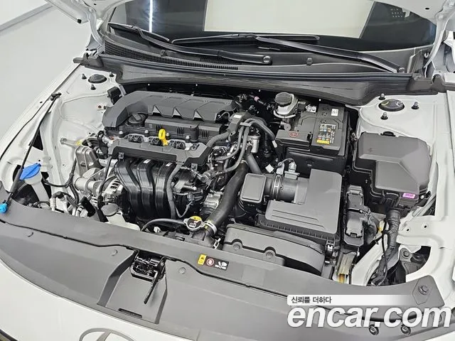 Hyundai Avante CN7 — Фото автомобиля 5