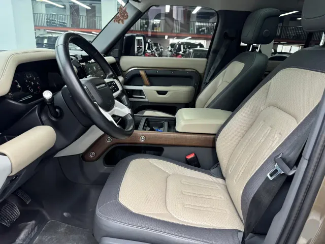 Land Rover Defender — Фото автомобиля 4