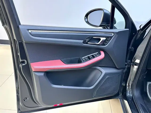 Porsche Macan — Фото автомобиля 19