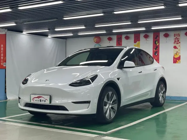 Фотография автомобиля — Tesla Model Y