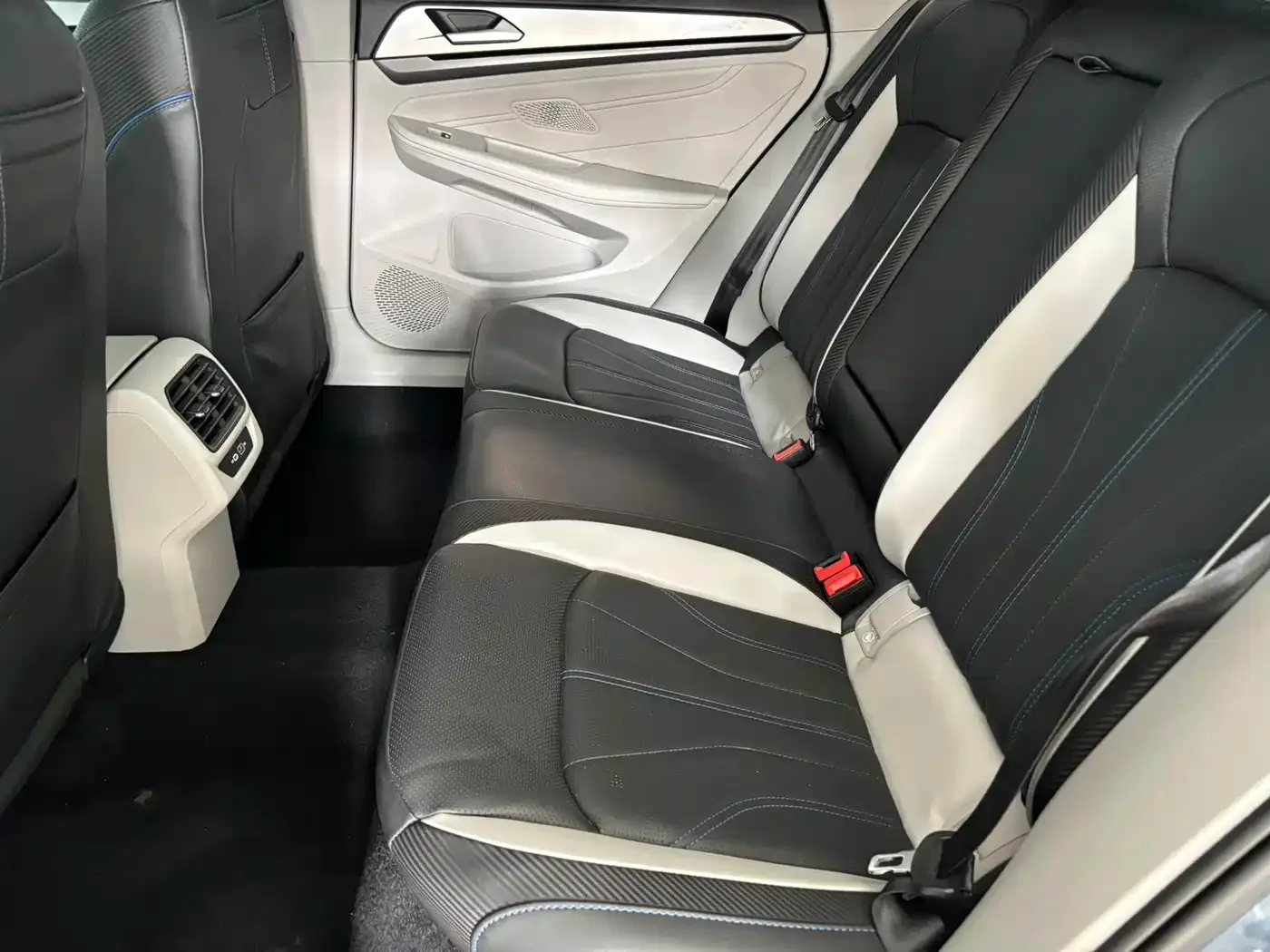 Volkswagen Lamando 2022 Lamando L 280TSI DSG Cool Edition — Фото автомобиля 9