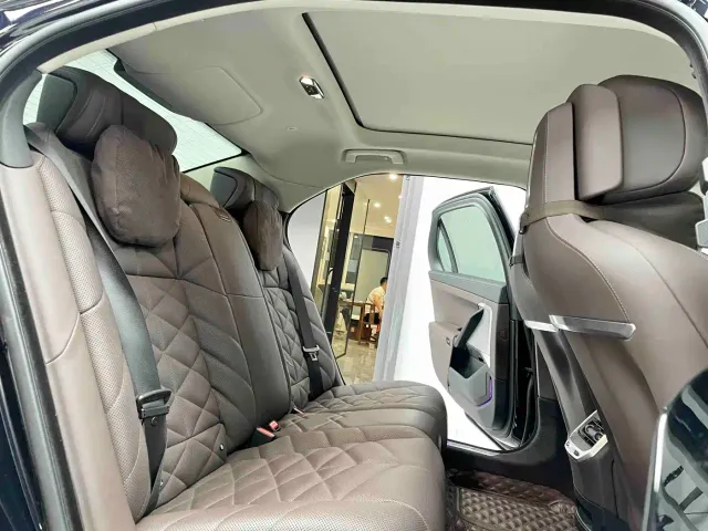 BMW 7 Series — Фото автомобиля 5
