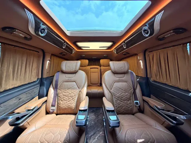 Mercedes-Benz V-Class — Фото автомобиля 12