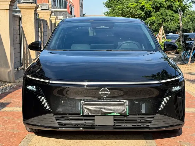 Nissan Nissan N6 2025 Low Configuration — Фото автомобиля 2