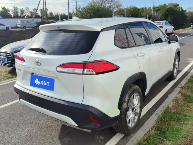 Toyota Corolla Cross — Фото автомобиля 3