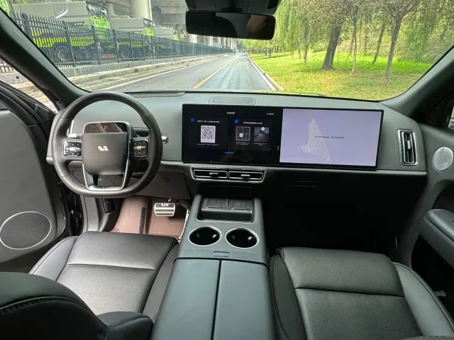 Li Auto L8 — Фото автомобиля 9