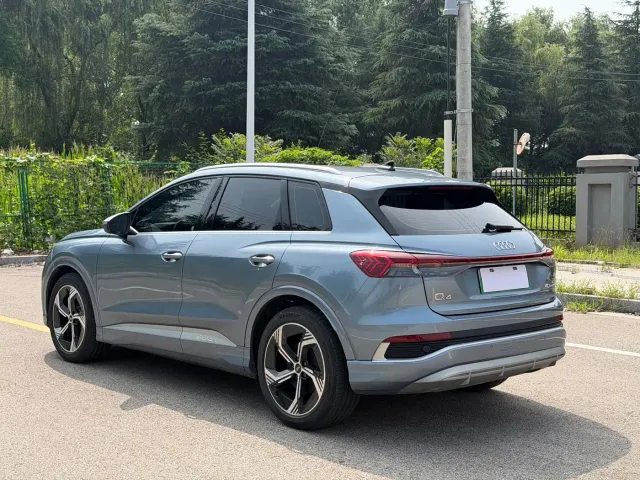 Audi Q4 e-tron — Фото автомобиля 4