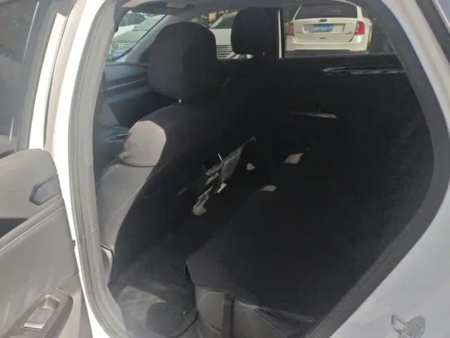 Geely Galaxy L6 — Фото автомобиля 11